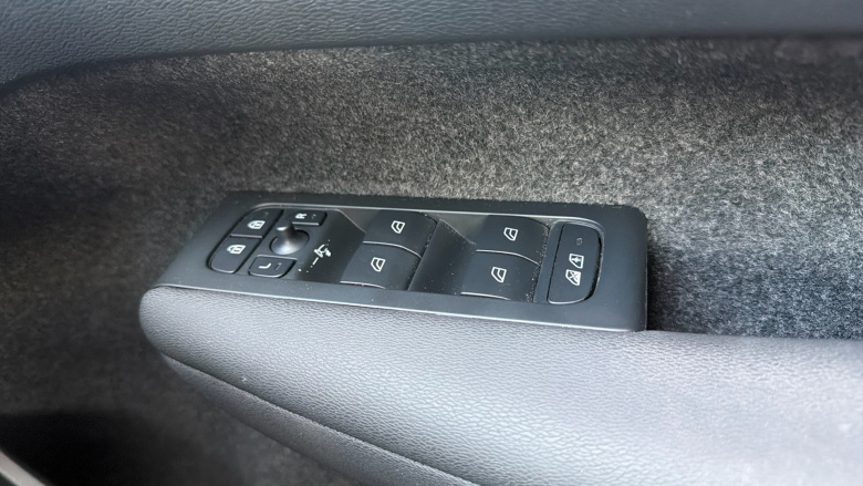 Volvo Xc40 1.5 T4 Recharge PHEV Plus Dark 5dr Auto Estate